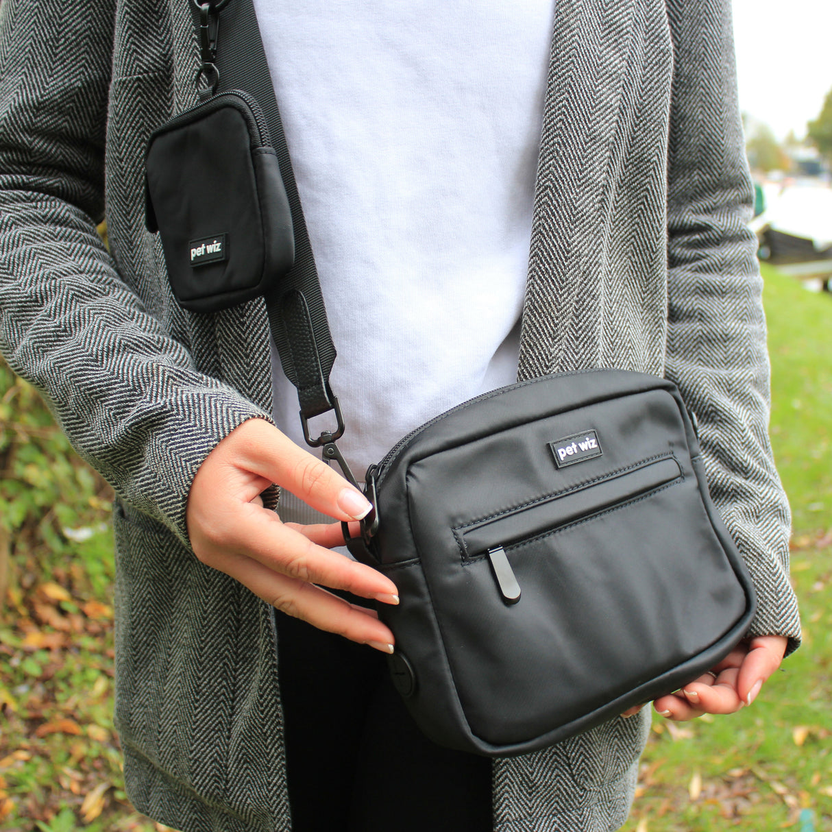 Dog Walking Bag with Detachable and Adjustable Strap & Matching Treat Pouch Pet Wiz