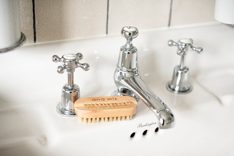 Nail Brush  Ana Wiz   